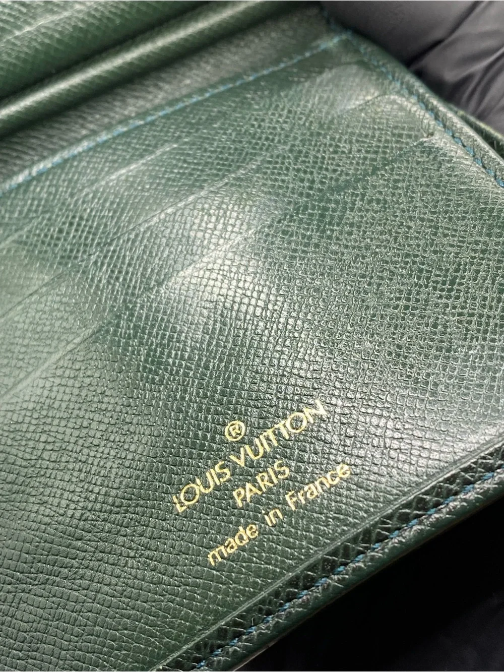 Louis Vuitton green taiga leather Porte-Documents 3 Card Folded Wallet